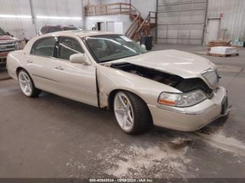  Salvage Lincoln Towncar