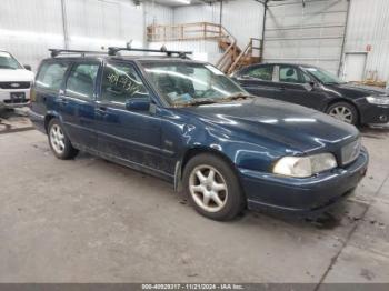  Salvage Volvo V70