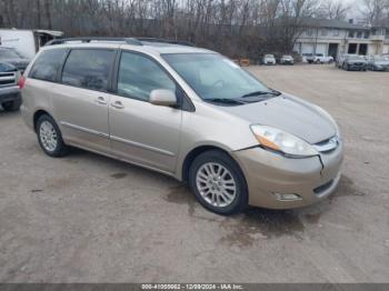  Salvage Toyota Sienna