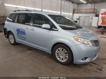  Salvage Toyota Sienna