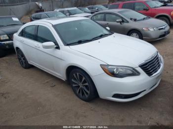  Salvage Chrysler 200