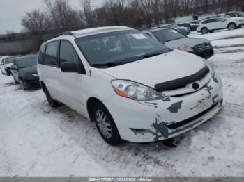  Salvage Toyota Sienna