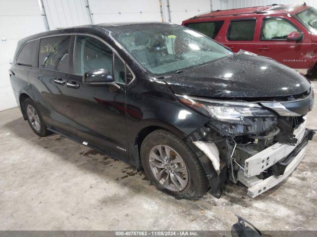  Salvage Toyota Sienna