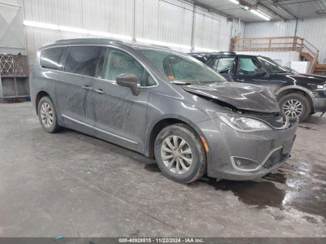  Salvage Chrysler Pacifica