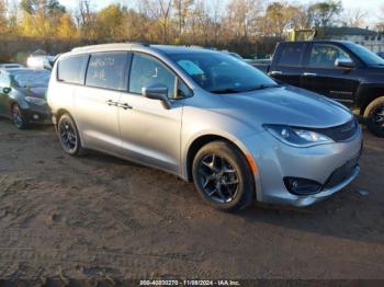  Salvage Chrysler Pacifica