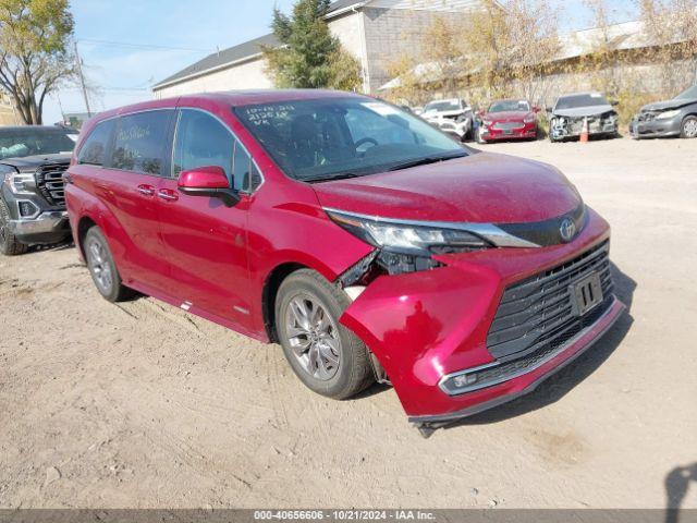  Salvage Toyota Sienna