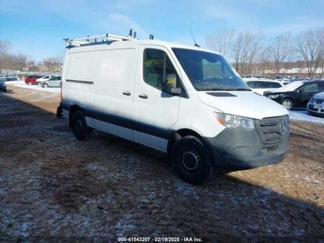  Salvage Mercedes-Benz Sprinter 2500