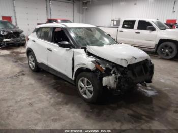  Salvage Nissan Kicks