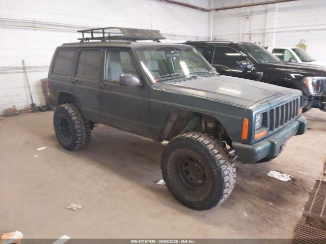  Salvage Jeep Cherokee