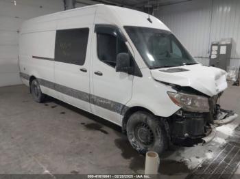  Salvage Mercedes-Benz Sprinter 2500