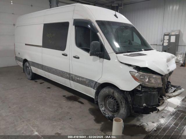  Salvage Mercedes-Benz Sprinter 2500