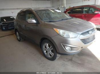  Salvage Hyundai TUCSON