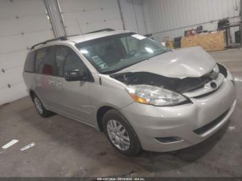  Salvage Toyota Sienna