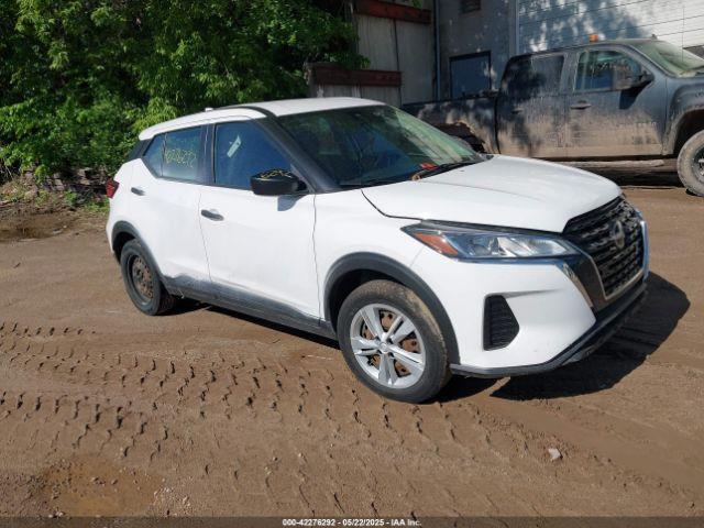  Salvage Nissan Kicks