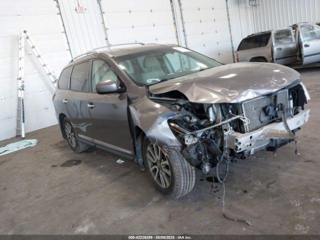  Salvage Nissan Pathfinder