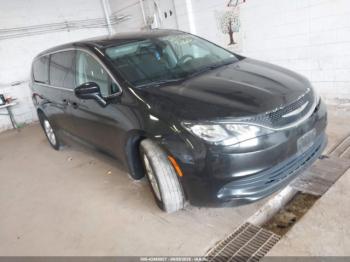  Salvage Chrysler Pacifica
