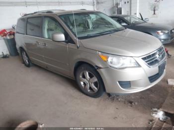  Salvage Volkswagen Routan