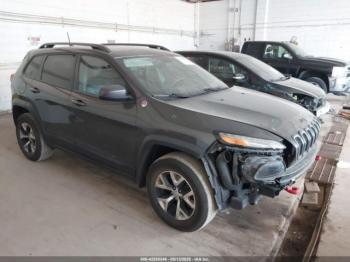  Salvage Jeep Cherokee