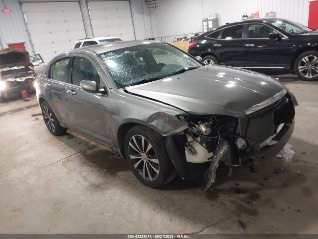 Salvage Chrysler 200
