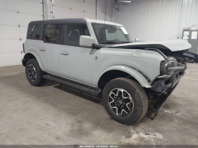  Salvage Ford Bronco