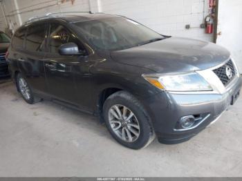  Salvage Nissan Pathfinder
