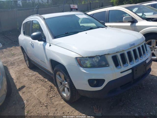  Salvage Jeep Compass