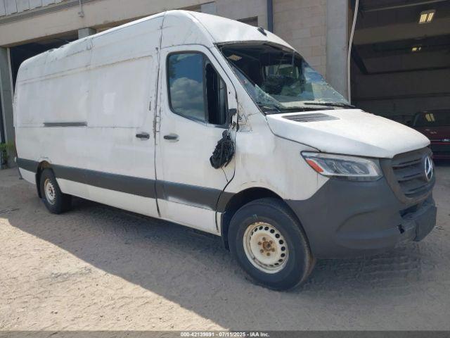  Salvage Mercedes-Benz Sprinter 2500