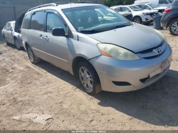 Salvage Toyota Sienna