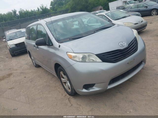  Salvage Toyota Sienna