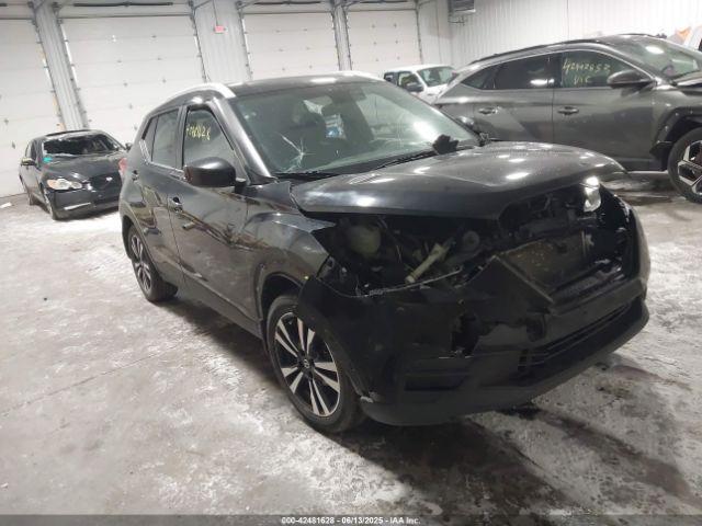  Salvage Nissan Kicks