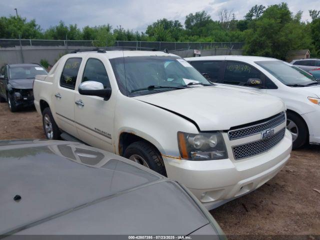  Salvage Chevrolet Avalanche 1500