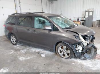  Salvage Toyota Sienna