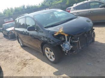  Salvage Toyota Sienna