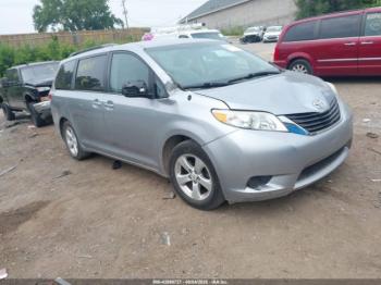  Salvage Toyota Sienna