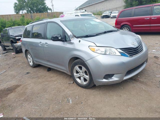  Salvage Toyota Sienna