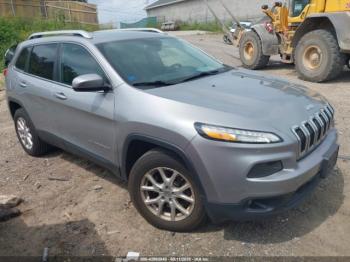  Salvage Jeep Cherokee