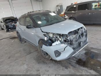  Salvage Nissan Kicks