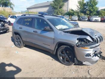  Salvage Jeep Cherokee