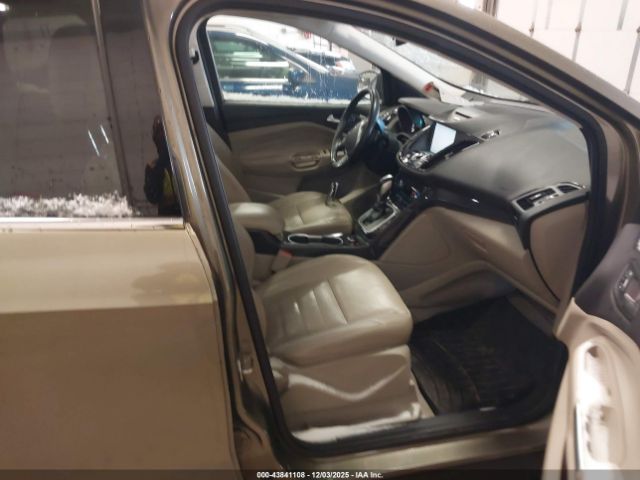 Ford Escape Titanium Image 7