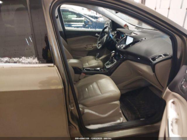 Ford Escape Titanium Image 7