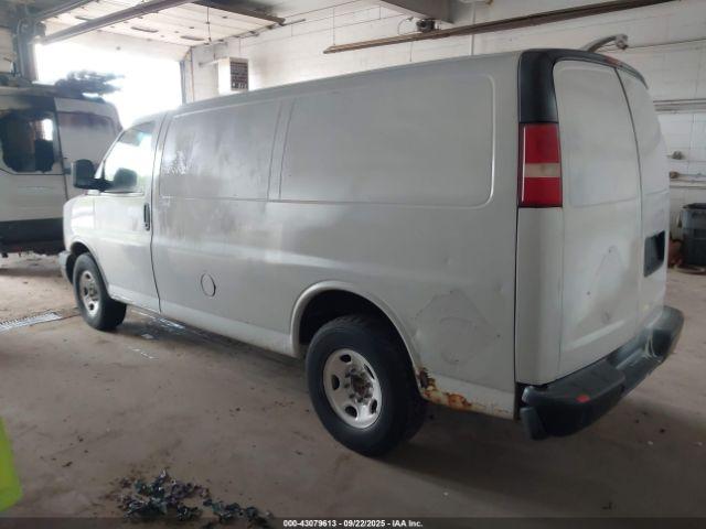 GMC Savana Work Van Image 13