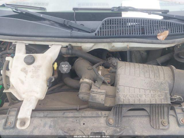 GMC Savana Work Van Image 7