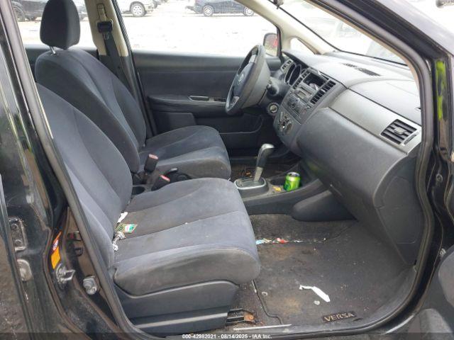 Nissan Versa 1.8s Image 3