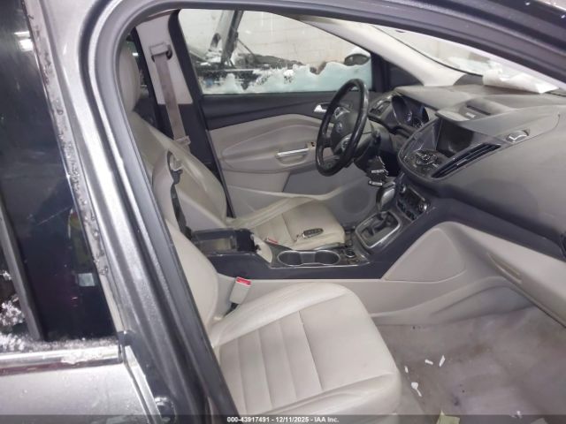 Ford Escape Titanium Image 6