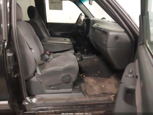 Chevrolet Silverado 1500 Ls Image 9