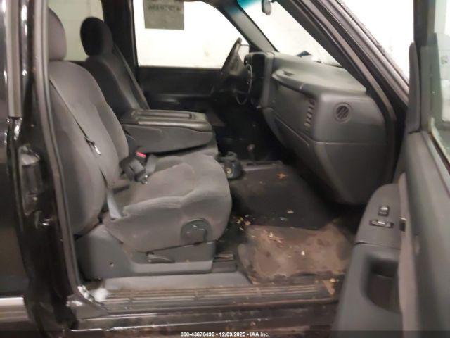 Chevrolet Silverado 1500 Ls Image 9