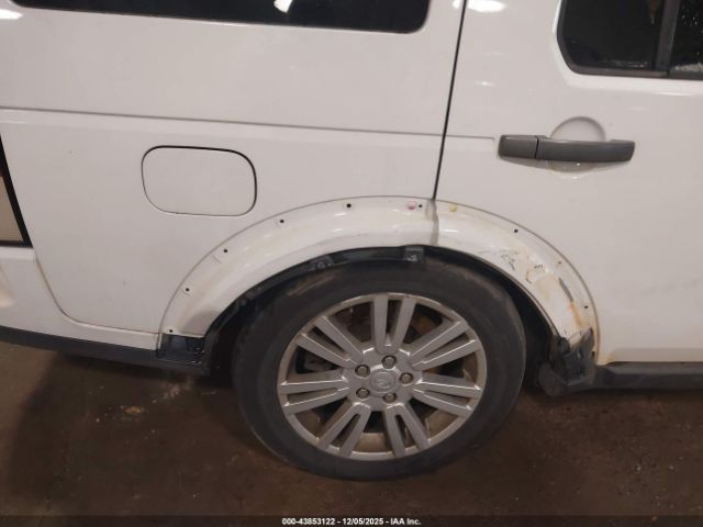 Land Rover LR4 Image 9