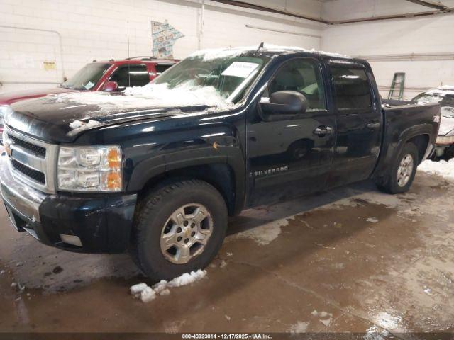 Chevrolet Silverado 1500 Image 2