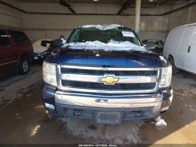 Chevrolet Silverado 1500 Image 12