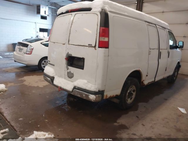 Chevrolet Express Work Van Image 10